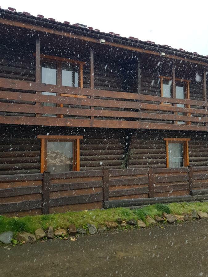Hotel Круассан à Bukovel Extérieur photo
